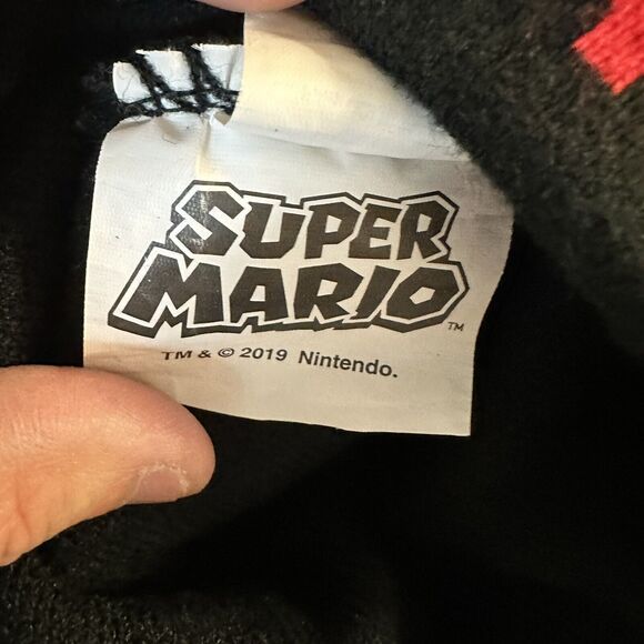 Super Mario Bros Hat Beanie Original NES Mario Bowser Black Pixels 2019 ONE SIZE - Picture 5 of 6